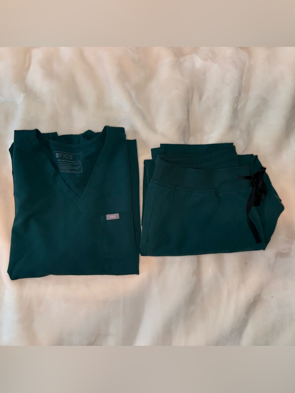 FIGS Women's Teal V-Neck Scrub Top and Drawstring Pants Set